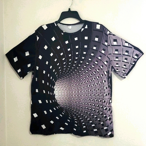 boutique Other - Black and white optical illusion graphic shirt UNISEX 2XL wearable art 3D